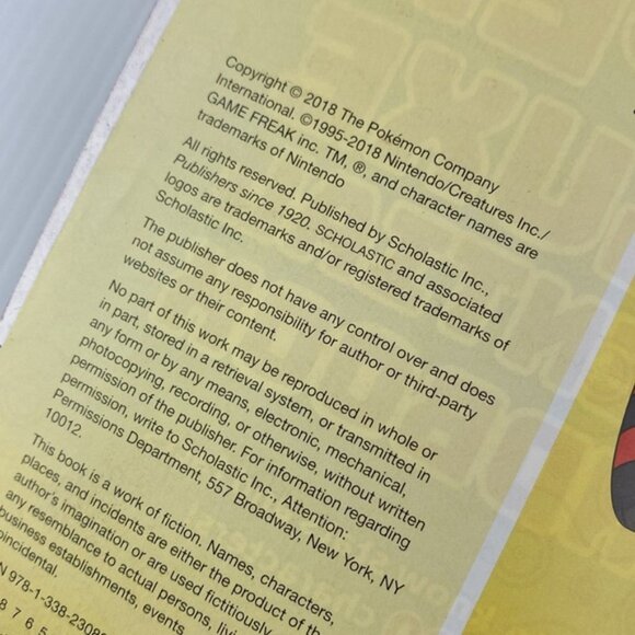 Pokemon Super Deluxe Essential Handbook Softcover - Picture 8 of 12